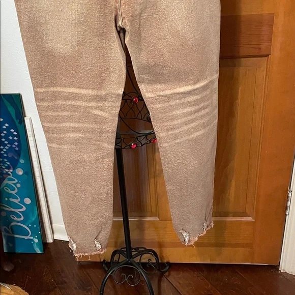 💸💸💸BOGOHO 💸💸💸Distressed Tan Women's Jeans-10 - Picture 7 of 10